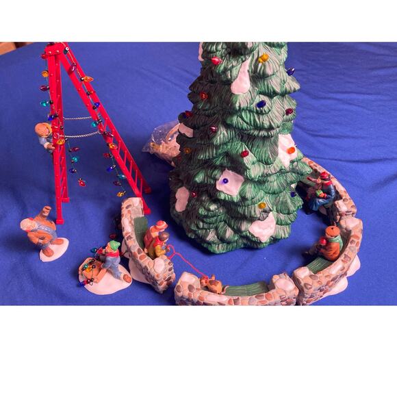 VTG Depart 56 Heritage Village Collection Light up Christmas Town Tree Scene - Picture 5 of 7